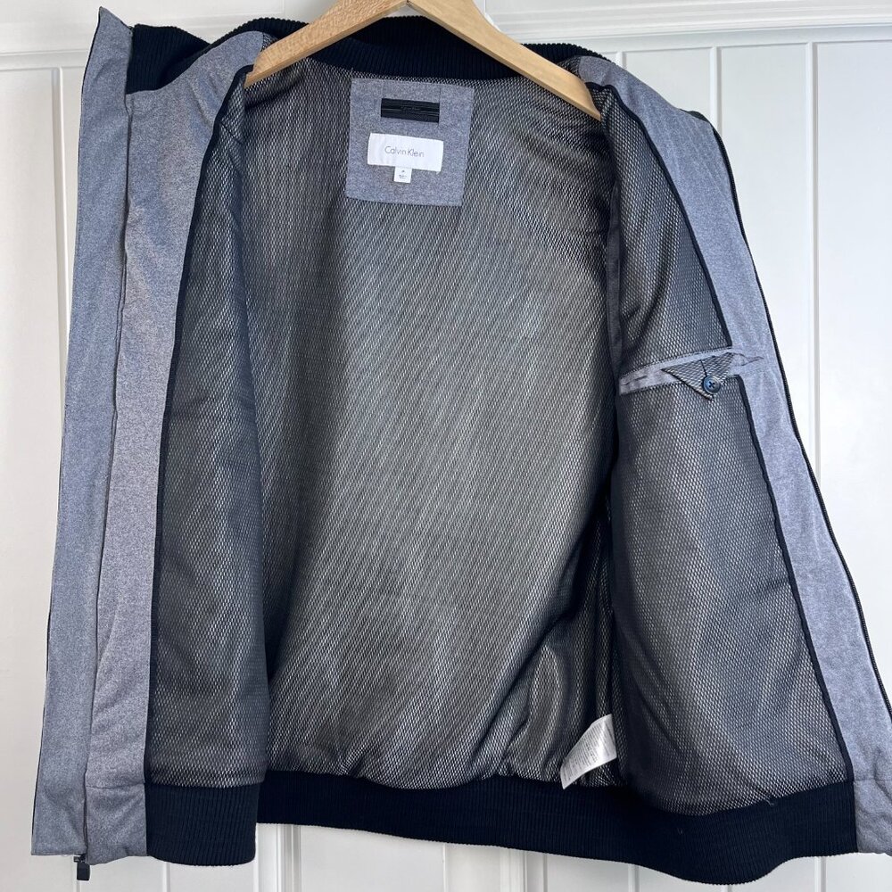 Calvin Klein Puffer Vest Men’s Medium Grey Full Zip Winter Outerwear Bomber - Picture 8 of 8